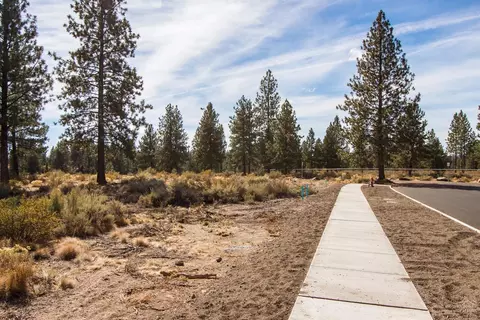 2979 NW Celilo Ln, Bend, OR 97703 photo 2