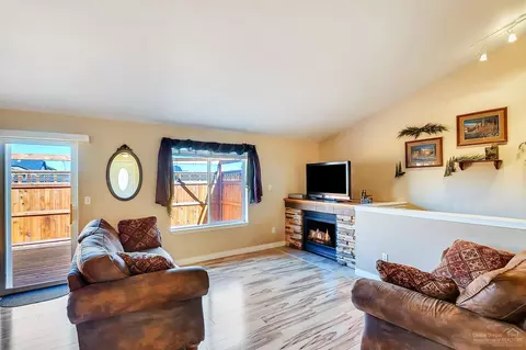 21266 Keyte Rd, Bend, OR 97701 photo 5