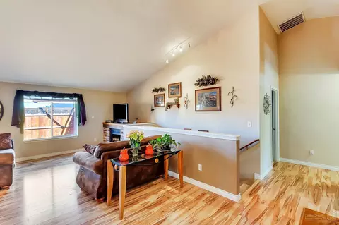 21266 Keyte Rd, Bend, OR 97701 photo 4