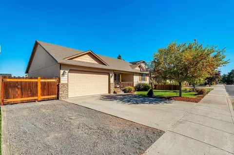 21266 Keyte Rd, Bend, OR 97701 photo 2