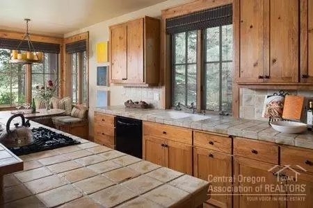 17531 Canoe Camp Dr, Bend, OR 97707 photo 4