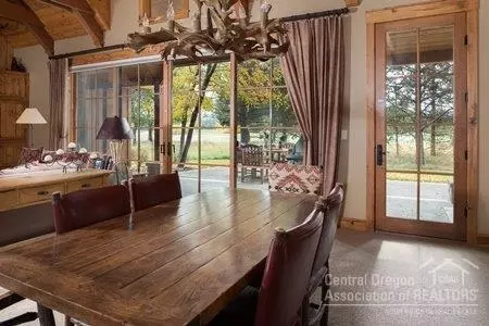 17531 Canoe Camp Dr, Bend, OR 97707 photo 3
