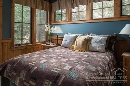 17531 Canoe Camp Dr, Bend, OR 97707 photo 9