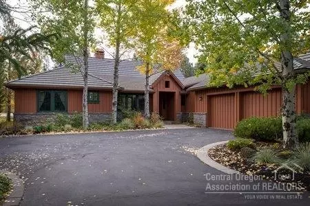 17531 Canoe Camp Dr, Bend, OR 97707 photo 1