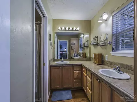 63218 Stonewood Dr, Bend, OR 97701 photo 8