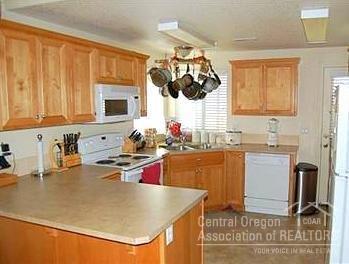 63189 Lancaster St, Bend, OR 97701 photo 4