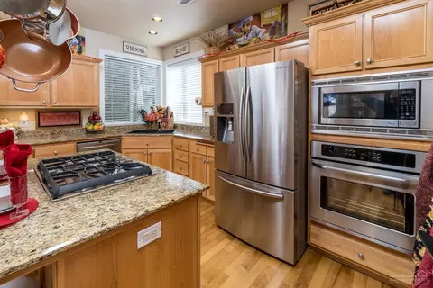 63142 Riverstone Dr, Bend, OR 97703 photo 6