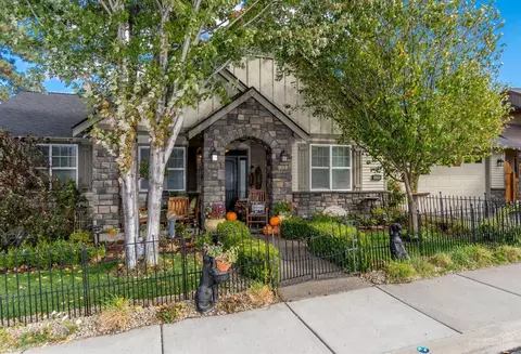 63142 Riverstone Dr, Bend, OR 97703 photo 3