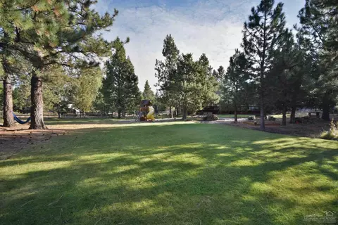 60385 Woodside Loop, Bend, OR 97702 photo 18