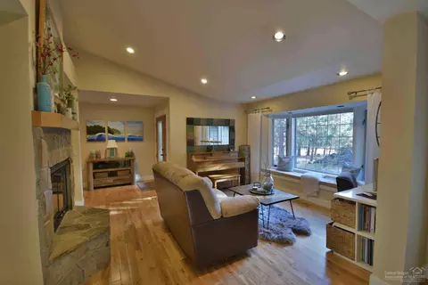 60385 Woodside Loop, Bend, OR 97702 photo 4