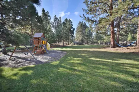 60385 Woodside Loop, Bend, OR 97702 photo 8