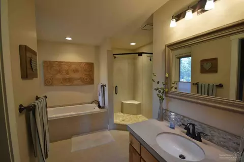 60385 Woodside Loop, Bend, OR 97702 photo 12