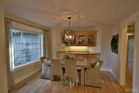 60385 Woodside Loop, Bend, OR 97702 photo 3