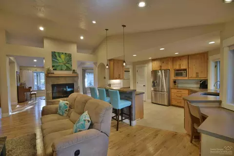 60385 Woodside Loop, Bend, OR 97702 photo 7