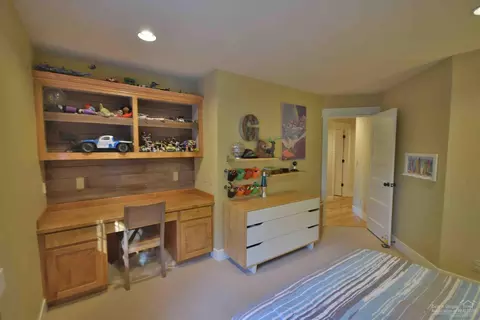 60385 Woodside Loop, Bend, OR 97702 photo 16