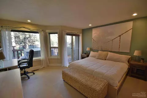 60385 Woodside Loop, Bend, OR 97702 photo 10