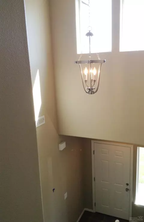 21134 Thomas Dr, Bend, OR 97702 photo 8