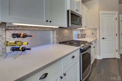 61120 SE Stari Most Loop, Bend, OR 97702 photo 11