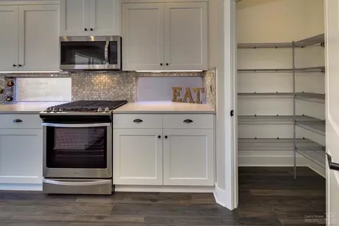 61120 SE Stari Most Loop, Bend, OR 97702 photo 12