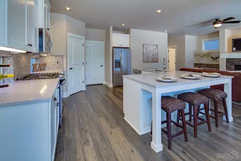 61120 SE Stari Most Loop, Bend, OR 97702 photo 10