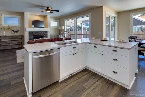61120 SE Stari Most Loop, Bend, OR 97702 photo 8