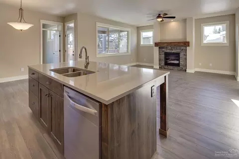 61117 SE Stari Most Loop, Bend, OR 97702 photo 11