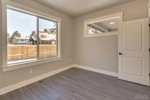 61117 SE Stari Most Loop, Bend, OR 97702 photo 6