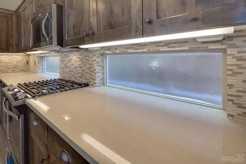 61117 SE Stari Most Loop, Bend, OR 97702 photo 9