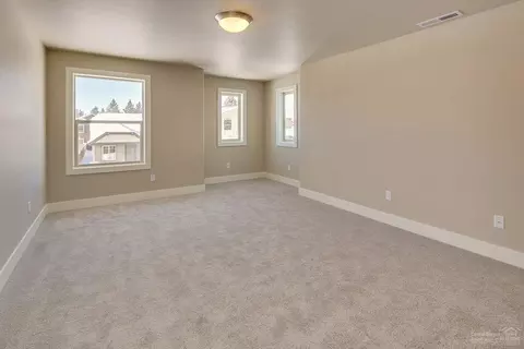 61113 SE Stari Most Loop, Bend, OR 97702 photo 17