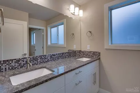 61113 SE Stari Most Loop, Bend, OR 97702 photo 18