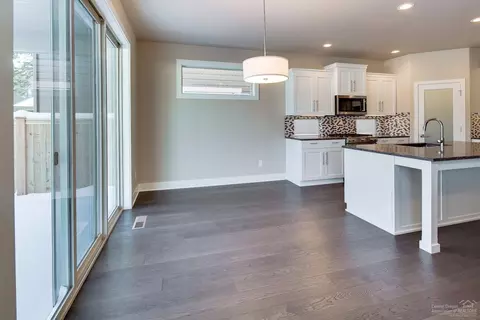 61113 SE Stari Most Loop, Bend, OR 97702 photo 7