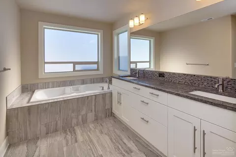 61113 SE Stari Most Loop, Bend, OR 97702 photo 13