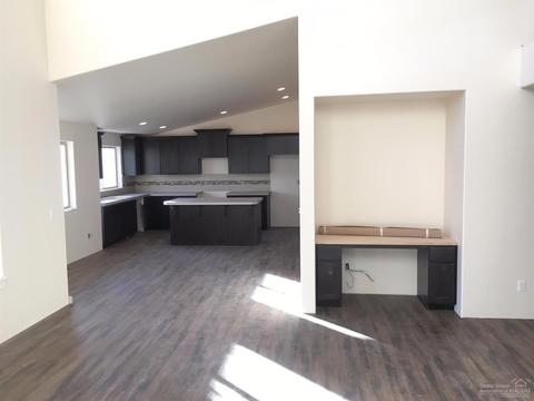 21101 Robin Ave, Bend, OR 97703 photo 7