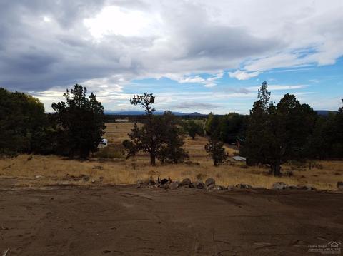 21101 Robin Ave, Bend, OR 97703 photo 3