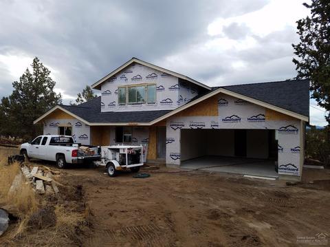 21101 Robin Ave, Bend, OR 97703 photo 2