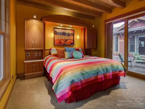 19000 Squirreltail Loop, Bend, OR 97703 photo 23