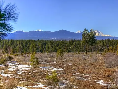 19000 Squirreltail Loop, Bend, OR 97703 photo 24