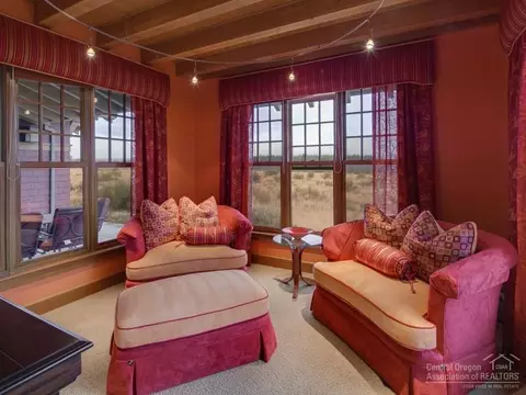 19000 Squirreltail Loop, Bend, OR 97703 photo 17