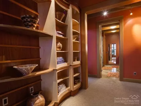 19000 Squirreltail Loop, Bend, OR 97703 photo 16