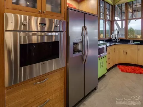19000 Squirreltail Loop, Bend, OR 97703 photo 10