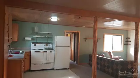 15709 Davis Ave, La Pine, OR 97739 photo 5