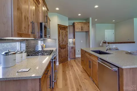 61032 Stari Most Loop, Bend, OR 97702 photo 11
