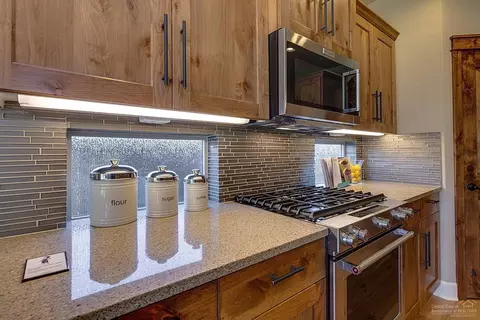 61032 Stari Most Loop, Bend, OR 97702 photo 12