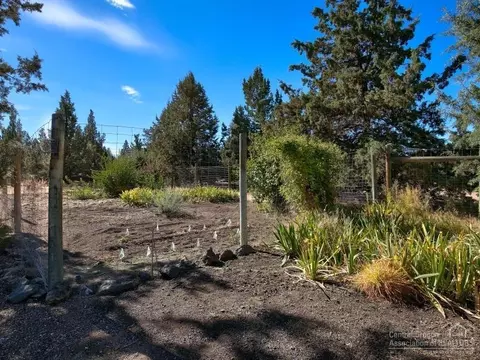 61525 Gosney Rd, Bend, OR 97702 photo 24