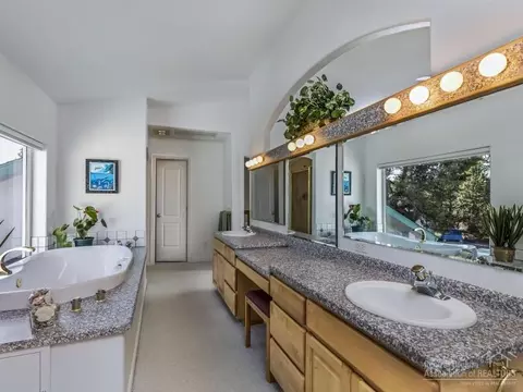 61525 Gosney Rd, Bend, OR 97702 photo 16
