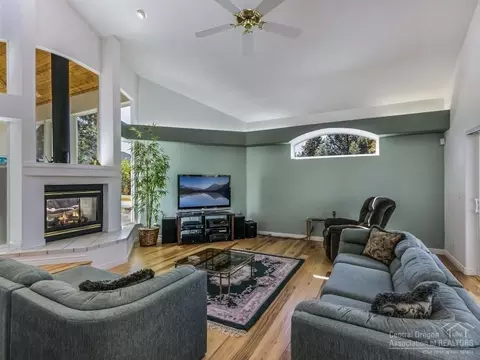 61525 Gosney Rd, Bend, OR 97702 photo 9