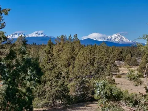 61525 Gosney Rd, Bend, OR 97702 photo 2