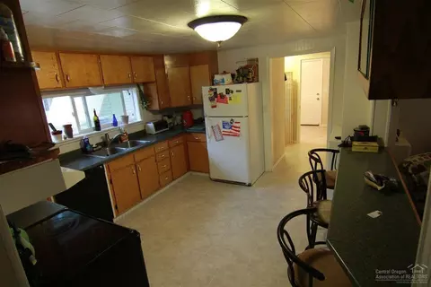 52805 Day Rd, La Pine, OR 97739 photo 5