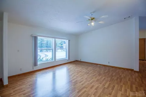 52860 Wayside Loop, La Pine, OR 97739 photo 3