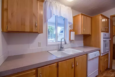 52860 Wayside Loop, La Pine, OR 97739 photo 6